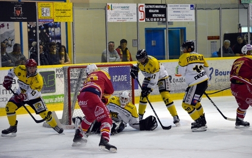 Photo hockey Hockey en France -  : Dijon  vs Roanne - Messire le Duc  la chasse aux Renards