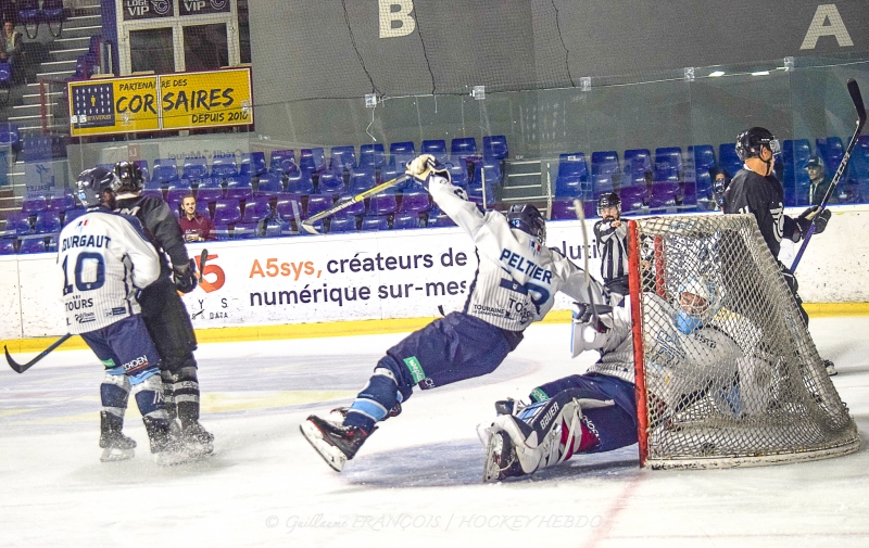 Photo hockey Hockey en France -  : Nantes  vs Tours  - Nantes domine les remparts