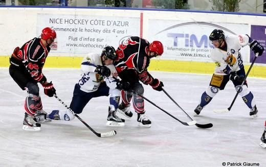 Photo hockey Hockey en France - Hockey en France - Riviera Cup : Chamonix en six face  Neuilly