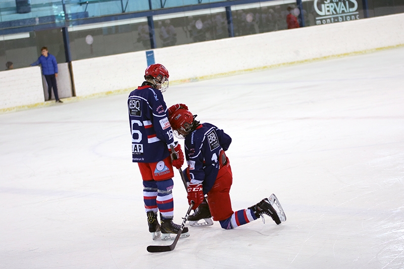 Photo hockey Hockey Mineur - Hockey Mineur - 1/2 finale U15 : Une entre en matire dispute