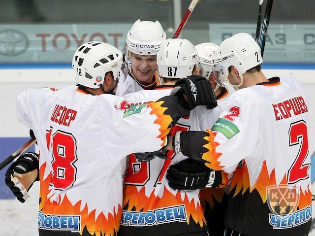 Photo hockey KHL - Kontinental Hockey League - KHL - Kontinental Hockey League - KHL : Cherepovets joue au yo-yo