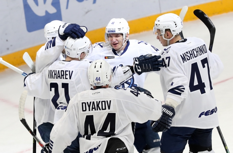 Photo hockey KHL - Kontinental Hockey League - KHL - Kontinental Hockey League - KHL : Il est tomb !