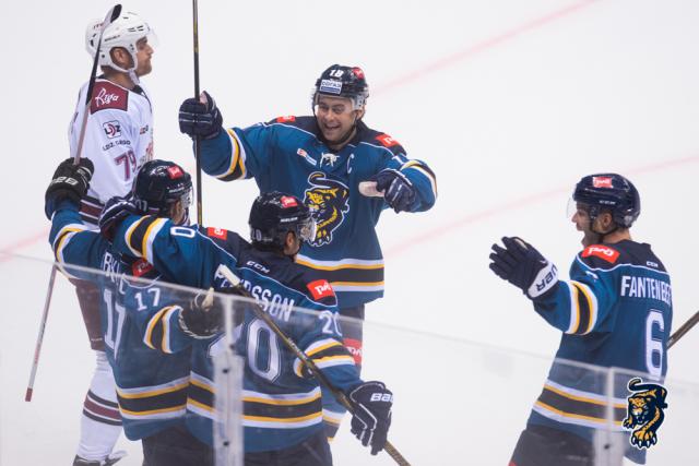 Photo hockey KHL - Kontinental Hockey League - KHL - Kontinental Hockey League - KHL : Le Leopard attaque dans la brume