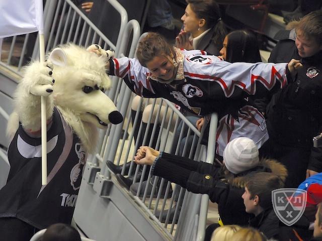 Photo hockey KHL - Kontinental Hockey League - KHL - Kontinental Hockey League - KHL : Le Traktor de mieux en mieux