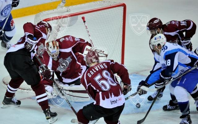 Photo hockey KHL - Kontinental Hockey League - KHL - Kontinental Hockey League - KHL : Les Bisons au chaud pour l