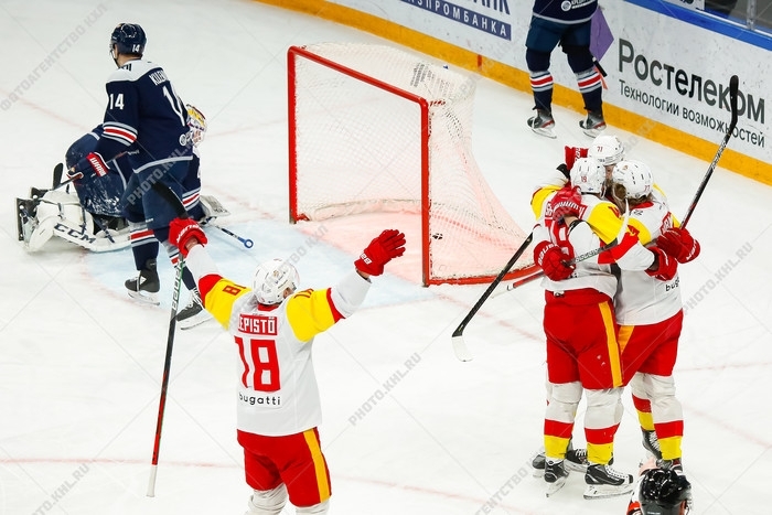 Photo hockey KHL - Kontinental Hockey League - KHL - Kontinental Hockey League - KHL : Les renards se cassent les dents