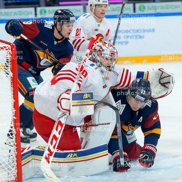 Photo hockey KHL - Kontinental Hockey League - KHL - Kontinental Hockey League - KHL : Lourd comme du mtal