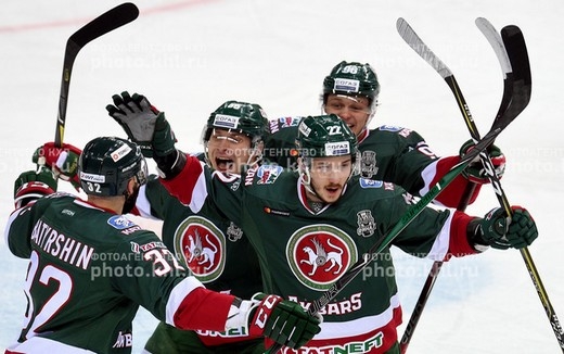 Photo hockey KHL - Kontinental Hockey League - KHL - Kontinental Hockey League - KHL : Premier coup de dents