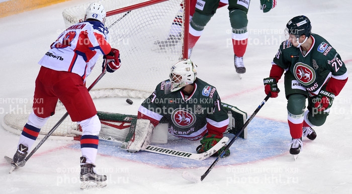 Photo hockey KHL - Kontinental Hockey League - KHL - Kontinental Hockey League - KHL : Premier coup de dents