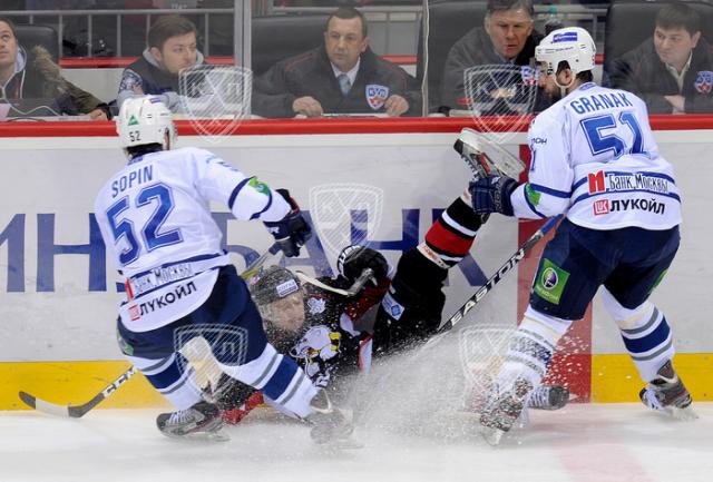 Photo hockey KHL - Kontinental Hockey League - KHL - Kontinental Hockey League - Un peu plus prs des toiles