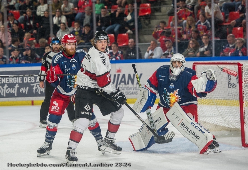 Photo hockey Ligue Magnus - Ligue Magnus : 11me journe : Grenoble  vs Bordeaux - Grenoble, port par sa premire ligne canadienne !