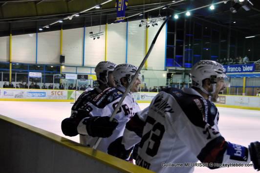 Photo hockey Ligue Magnus - Ligue Magnus : 14me journe  : Dijon  vs Grenoble  - Une moutarde  la noix.