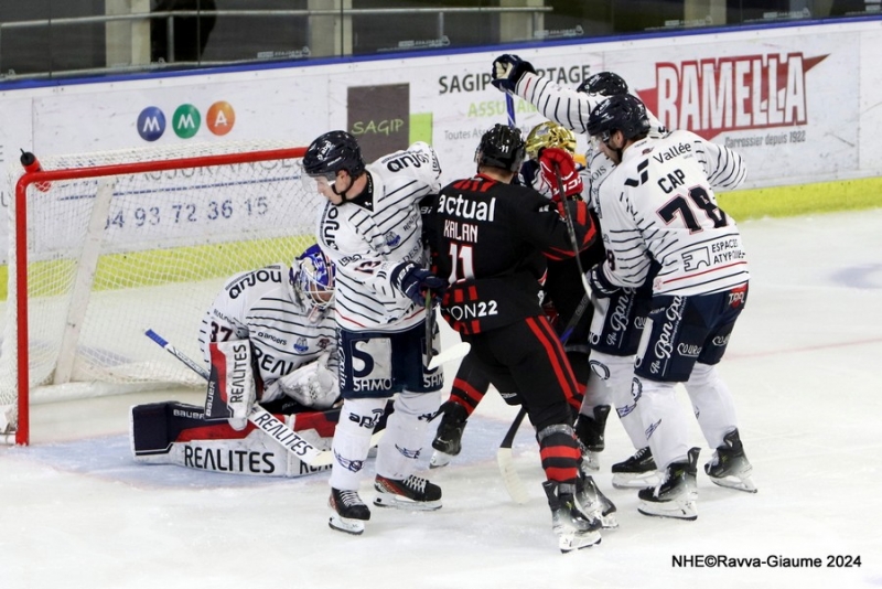 Photo hockey Ligue Magnus - Ligue Magnus : 14me journe : Nice vs Angers  - Les Ducs sortent de la zone de turbulence