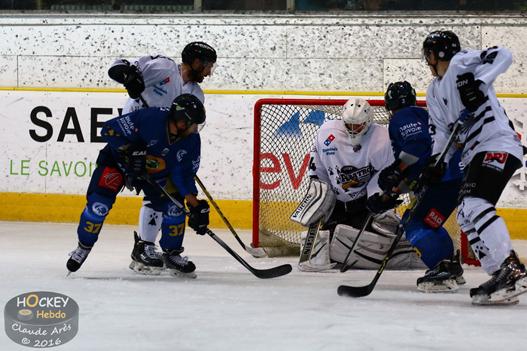 Photo hockey Ligue Magnus - Ligue Magnus : 17me journe : Chamonix  vs Brest  - Albatros Air garde le cap