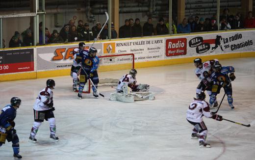 Photo hockey Ligue Magnus - Ligue Magnus : 19me journe  : Chamonix  vs Morzine-Avoriaz - Bel affrontement