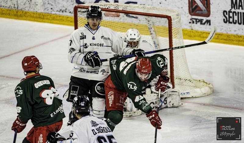 Photo hockey Ligue Magnus - Ligue Magnus : 19me journe : Cergy-Pontoise vs Marseille - Cergy rgale face  Marseille