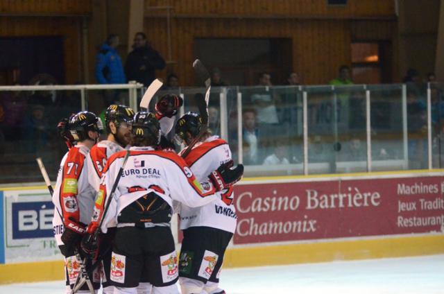 Photo hockey Ligue Magnus - Ligue Magnus : 19me journe : Chamonix  vs Amiens  - Champagne pour les Gothiques !