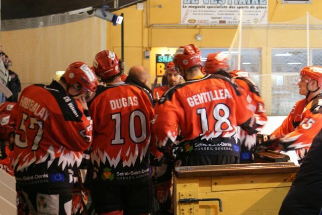 Photo hockey Ligue Magnus - Ligue Magnus : 19me journe : Neuilly/Marne vs Morzine-Avoriaz - Les Bisons trop courts