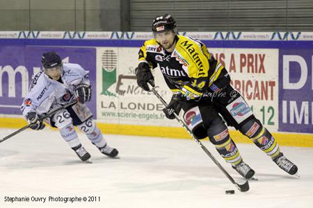 Photo hockey Ligue Magnus - Ligue Magnus : 19me journe : Rouen vs Angers  - Rouen au forceps