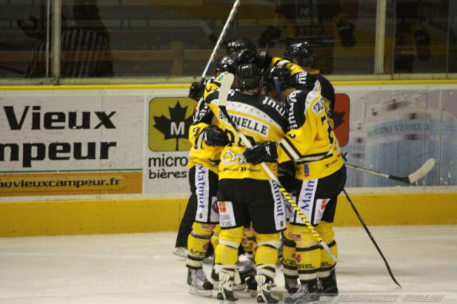 Photo hockey Ligue Magnus - Ligue Magnus : 1re journe : Chamonix  vs Rouen - Les Dragons au physique !