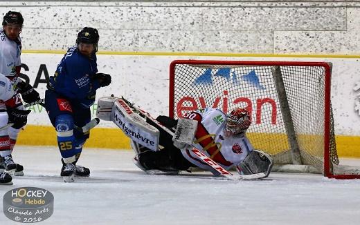 Photo hockey Ligue Magnus - Ligue Magnus : 20me journe : Chamonix  vs Brianon  - Bissonnette fte diablement son anniversaire