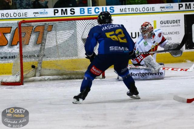 Photo hockey Ligue Magnus - Ligue Magnus : 20me journe : Chamonix  vs Brianon  - Bissonnette fte diablement son anniversaire