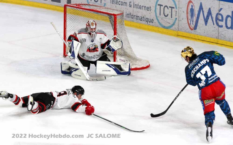 Photo hockey Ligue Magnus - Ligue Magnus : 21me journe : Grenoble  vs Nice - Grenoble droule face  Nice