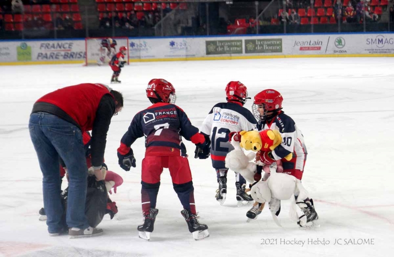 Photo hockey Ligue Magnus - Ligue Magnus : 25me journe : Grenoble  vs Chamonix  - Grenoble, amoindri, fait le job face  Chamonix