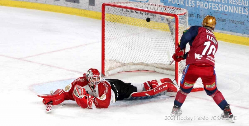 Photo hockey Ligue Magnus - Ligue Magnus : 25me journe : Grenoble  vs Chamonix  - Grenoble, amoindri, fait le job face  Chamonix