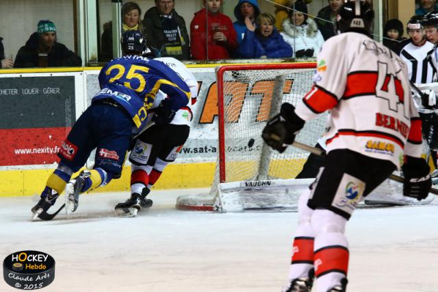 Photo hockey Ligue Magnus - Ligue Magnus : 26me journe : Chamonix  vs Brianon  - Match danthologie  Bozon