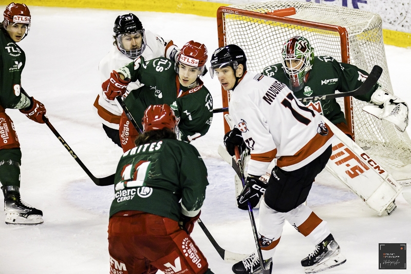 Photo hockey Ligue Magnus - Ligue Magnus : 28me journe : Cergy-Pontoise vs Chamonix  - Beau cadeau de nol pour Chamonix