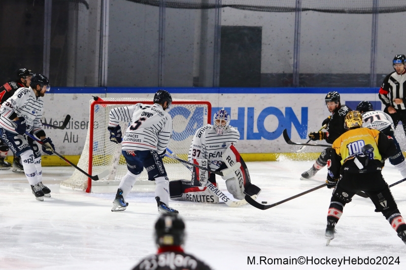 Photo hockey Ligue Magnus - Ligue Magnus : 28me journe : Rouen vs Angers  - Les dragons sinclinent logiquement.