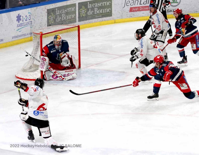 Photo hockey Ligue Magnus - Ligue Magnus : 36me journe : Grenoble  vs Amiens  - Grenoble met fin  la srie Aminoise