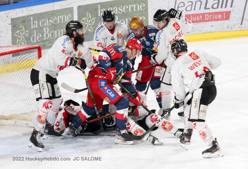 Photo hockey Ligue Magnus - Ligue Magnus : 36me journe : Grenoble  vs Amiens  - Grenoble met fin  la srie Aminoise