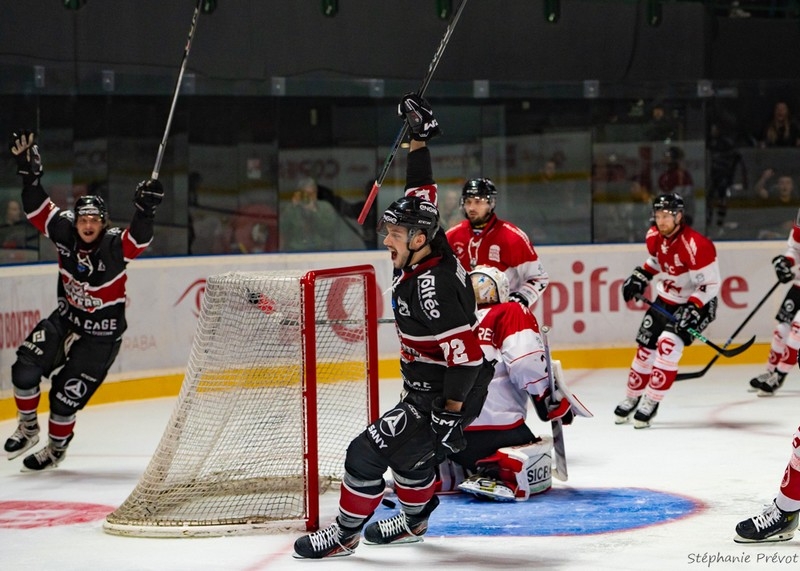 Photo hockey Ligue Magnus - Ligue Magnus : 3me journe : Bordeaux vs Amiens  - Les Boxers privent Amiens d