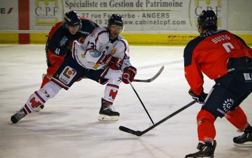 Photo hockey Ligue Magnus - Ligue Magnus : 4me journe : Angers  vs Grenoble  - Lattaque lemporte sur la dfense