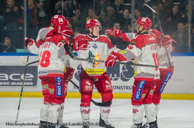 Photo hockey Ligue Magnus - Ligue Magnus : 4me journe : Grenoble  vs Gap  - Grenoble enfonce Gap 