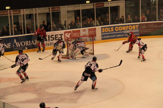 Photo hockey Ligue Magnus - Ligue Magnus : 4me journe : Morzine-Avoriaz vs Caen  - Les Pingouins ont galr