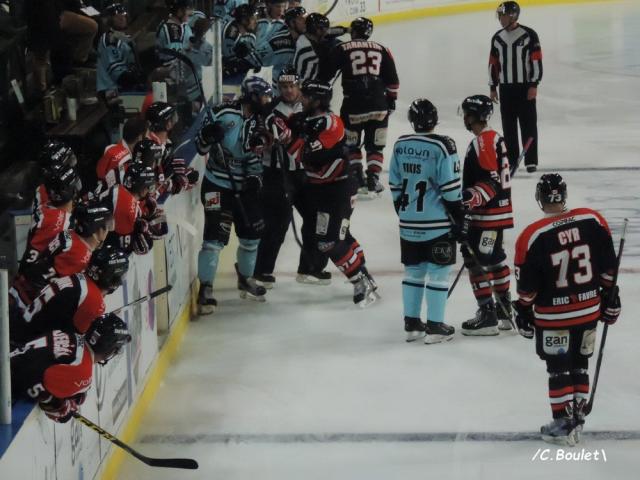 Photo hockey Ligue Magnus - Ligue Magnus : 5me journe : Bordeaux vs Brest  - Le Boxer vole plus haut que l