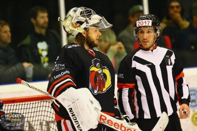 Photo hockey Ligue Magnus - Ligue Magnus : 5me journe : Morzine-Avoriaz vs Chamonix  - Le Pingouin glisse, le Chamois bote