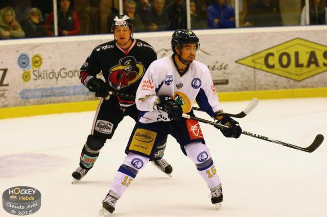 Photo hockey Ligue Magnus - Ligue Magnus : 5me journe : Morzine-Avoriaz vs Chamonix  - Le Pingouin glisse, le Chamois bote