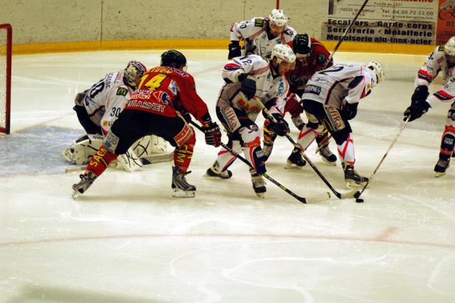 Photo hockey Ligue Magnus - Ligue Magnus : 6me journe : Morzine-Avoriaz vs Epinal  - Fin de match houleuse en faveur des Pingouins