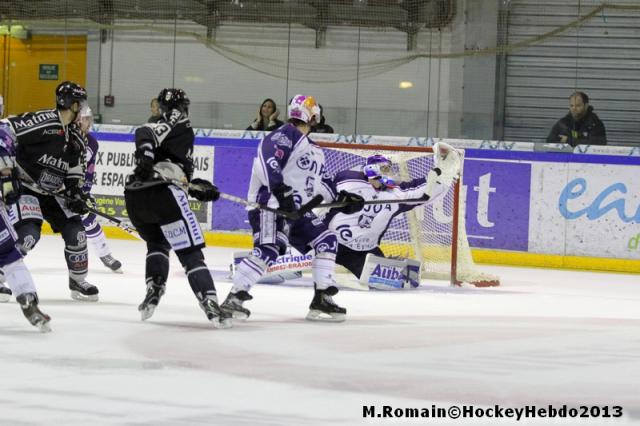 Photo hockey Ligue Magnus - Ligue Magnus : 6me journe : Rouen vs Epinal  - Rouen sur sa lance