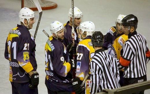 Photo hockey Ligue Magnus - Ligue Magnus : 9me journe : Chamonix  vs Neuilly/Marne - Les Chamois chassent les Bisons.