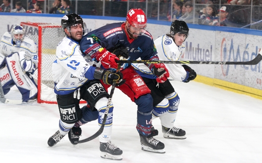 Photo hockey Ligue Magnus - Ligue Magnus : 9me journe : Grenoble  vs Gap  - Grenoble (r)assurre face  Gap.