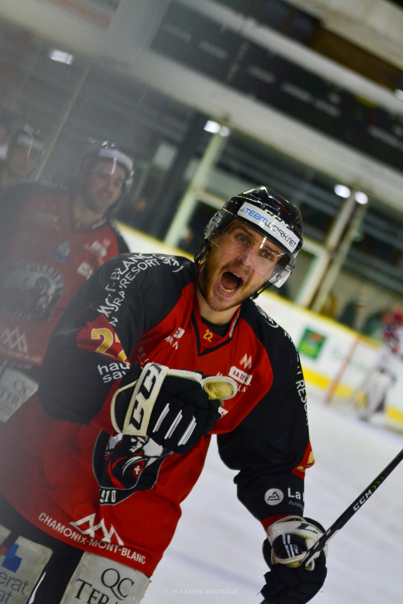 Photo hockey Ligue Magnus - Ligue Magnus - Quart de finale match 4 : Chamonix  vs Angers  - Clap de fin pour les Chamoniards