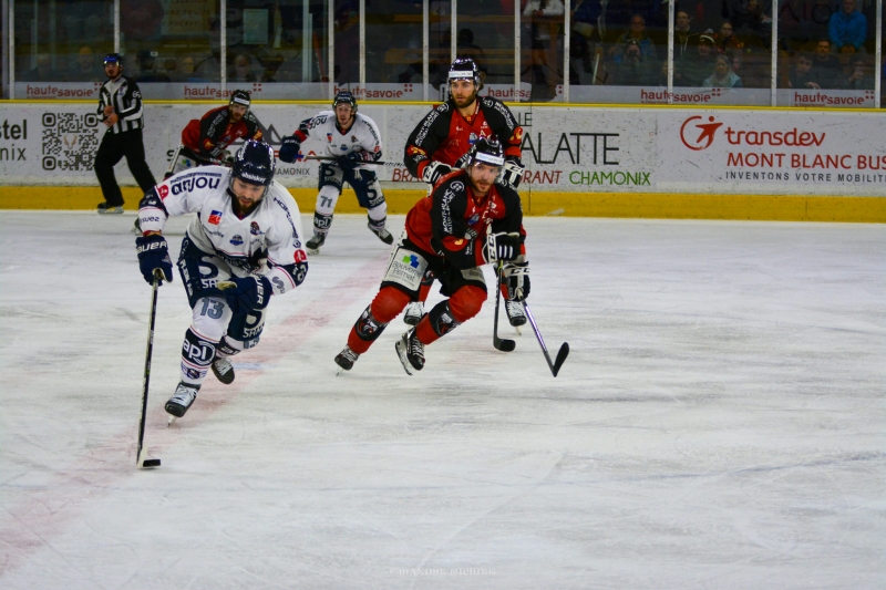 Photo hockey Ligue Magnus - Ligue Magnus - Quart de finale match 4 : Chamonix  vs Angers  - Clap de fin pour les Chamoniards