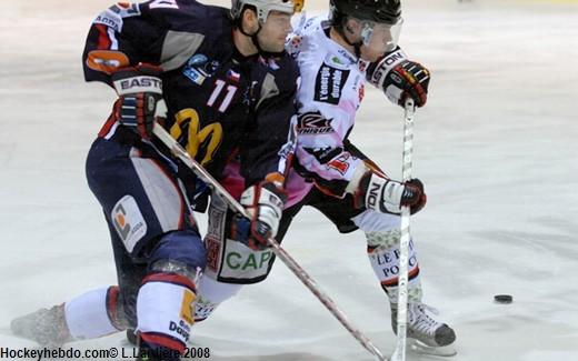 Photo hockey Ligue Magnus - LM - 18me journe : Grenoble  vs Amiens  - Amiens en emBuyssecade