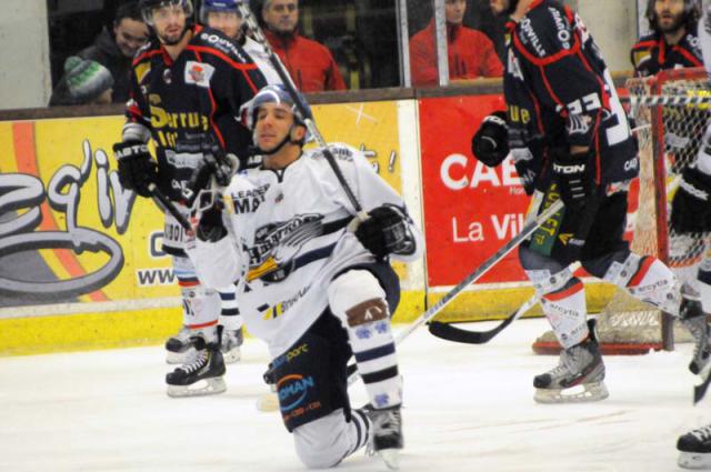 Photo hockey Ligue Magnus - LM play down, match 3 : Caen  vs Brest  - Play Down : Les Drakkars prennent les devants