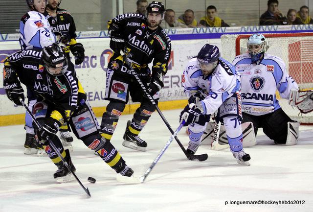 Photo hockey Ligue Magnus - LM Playoffs : 1/2 finale , match 1 : Rouen vs Angers  - Les Dragons prennent lavantage sur les Ducs 